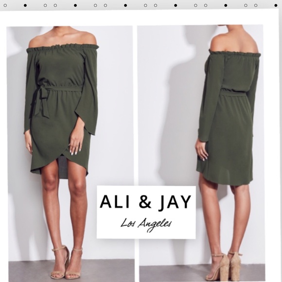ALI & JAY Dresses & Skirts - 🆕Lovely Green Off The Shoulder Dress